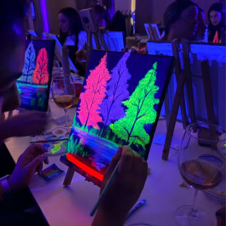 🎨✨ NEÓN&WINE! A Unique Sensorial & Painting Experience! 7