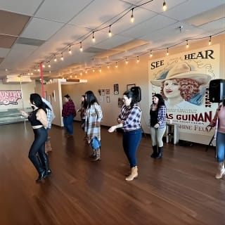 Line Dance Lesson in Nashville 5