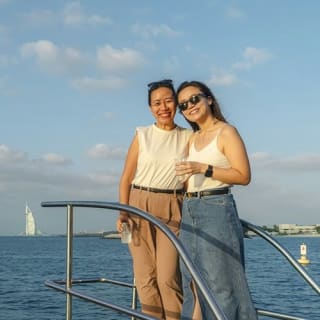 Dubai: 2-Hour Luxury Yacht Tour + Snacks & Drinks 11