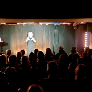 Oh My God, She's Parisian! Englische Comedy-Show in Paris 2