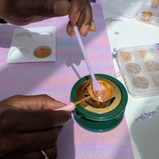 Artisan Wax Seal Ritual : un rétablissement aromathérapeutique créatif 9