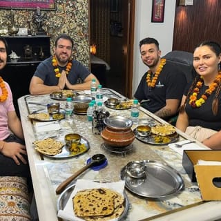 Cook, Talk, Dine e altro ancora presso la loro abitazione a Nuova Delhi 14
