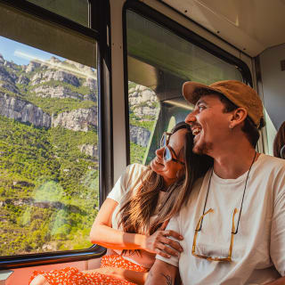 Montserrat, Tapas y Vino con Tren Cremallera 3