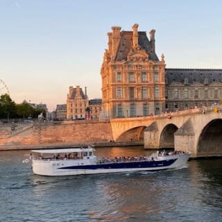 Paris: Geführte Seine-Flusskreuzfahrt mit elektrischem Boot + Fast-Track-Zugang 20