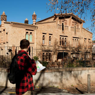 Entradas a la Cripta y la Colonia Güell con audioguía 7