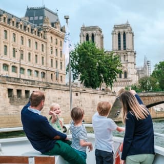 Paris: Geführte Seine-Flusskreuzfahrt mit elektrischem Boot + Fast-Track-Zugang 51