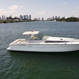 50' Yacht Rental in Miami Beach with Captain and Champagne 10