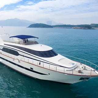 Hong Kong Private Night: yacht, cena e spettacolo di luci (15 persone) 5
