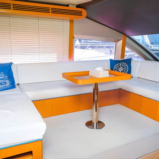 Private Luxury Yacht cruise around Atlantis and Dubai Marina 6