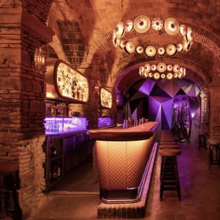 Festa clandestina i discoteca VIP a Barcelona 1