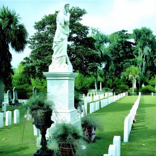 La visita al cementerio de Laurel Grove 4