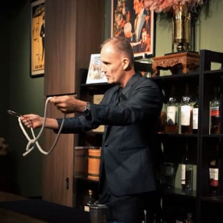 The Magic Bar Show : WunderBar - La magie et la comédie d'un magicien allemand 9