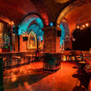 Festa clandestina i discoteca VIP a Barcelona 5
