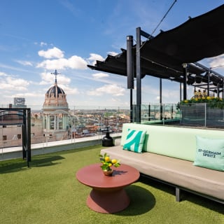 Ella Sky Bar: Aperitivo y Bebida con vistas a Gran Vía. 5