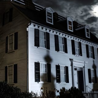 Salem Booze and Brews Haunted Pub Crawl by US Ghost Adventures 11