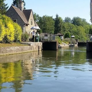 Afternoon Tea Sightseeing River Cruise in Oxford 5