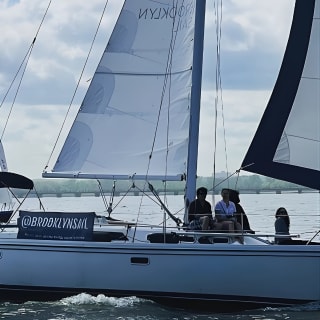 Tour guidato in barca a vela di 2,5 ore 1