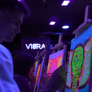 Vi8ra Madrid (immersive Painting Experience with Music and Unlimited Wine) 2