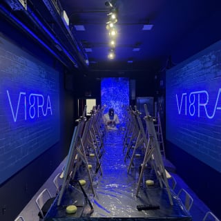 Vi8ra Madrid (immersive Painting Experience with Music and Unlimited Wine) 3