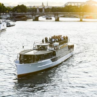 Paris : croisière de nuit sur la Seine avec musique à bord et application d’aide à la prononciation 13