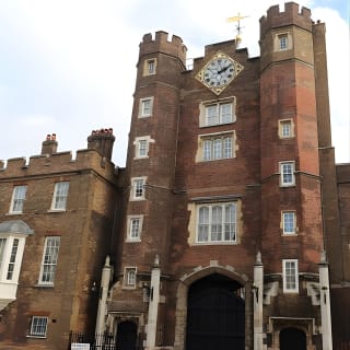 Royal neighbourhoods walk with luxury afternoon tea 3