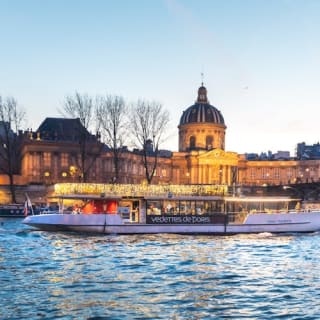 Paris : croisière de nuit sur la Seine avec musique à bord et application d’aide à la prononciation 21