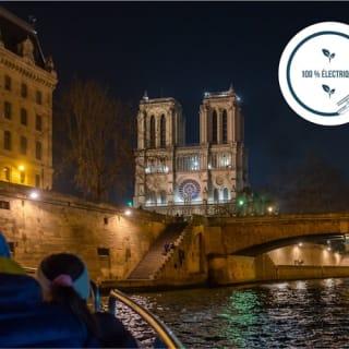 Paris : croisière de nuit sur la Seine avec musique à bord et application d’aide à la prononciation 32