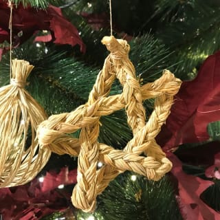 Workshop für weihnachtliche Bastelarbeiten aus Stroh 1