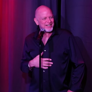 Delirious Comedy Club At Hennessy's Tavern Downtown Las Vegas 15