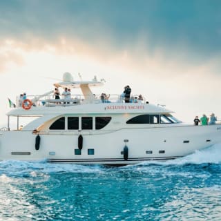 Dubai Marina: Luxury Yacht Tour with Breakfast or BBQ 1