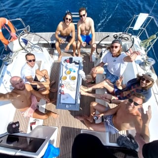 Esperienza privata in yacht di lusso a Barcellona – 2 ore 4