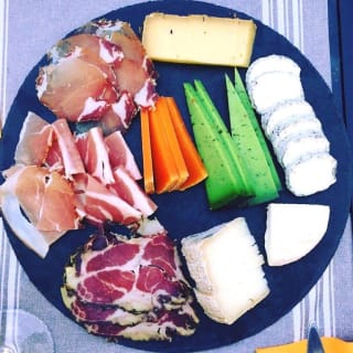 Fromagerie Danard : apéro fromages artisanaux et vins locaux 2