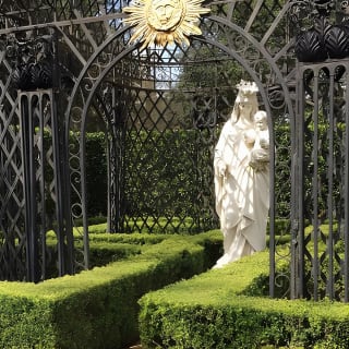 New Orleans Homes of the Rich and Famous Tour of the Garden District 1