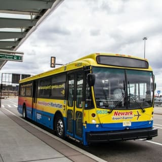 Manhattan: Bus Transfer from/to Newark Airport 1