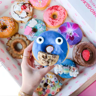Santa Monica Delicious Donut Adventure & Walking Food Tour 3