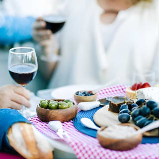 Adelaide 2-hour BBQ Boat Hire for 2 People 2
