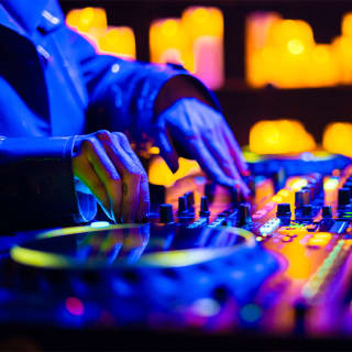 Candlelight Beats: Música Electrónica vs. Maestros Clásicos 4