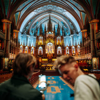 Offre combinée: Visite touristique + L’expérience AURA à la basilique Notre-Dame de Montréal 4