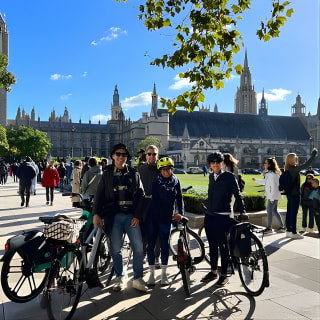 Fun Bike Ride to LDN Landmarks +quirky facts+post ride pint 17