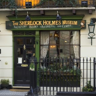 Sherlock Holmes London Outdoor Exploration Game 3