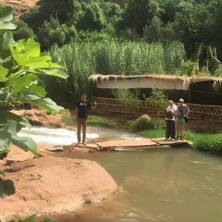 Depuis Marrakech : Excursion d'une journée aux chutes d'eau d'Ouzoud et excursion en bateau 19