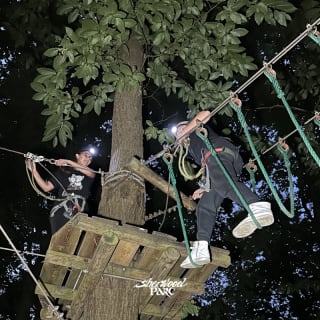 Avventura notturna a Sherwood Parc: arrampicata su rete e tiro con l'arco! 10