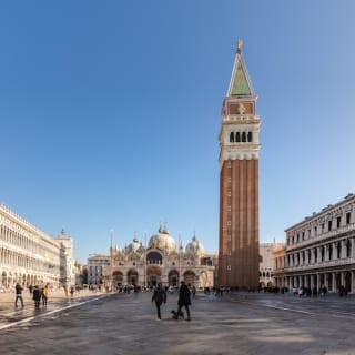 Historic Gondola Shipyard Gallery: Giro turistico con guida + esperienza VR 1