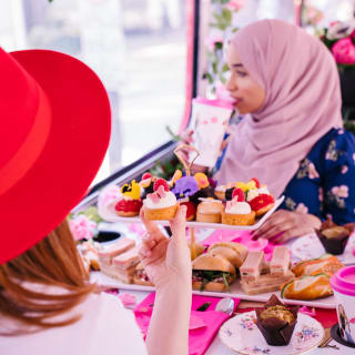 Classic Afternoon Tea London Sightseeing Bus Tour 4