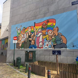 “Les murs qui parlent”: guided tour of Street Art and comics 5