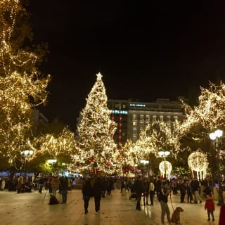 Christmas Treasure Hunt in Athens Outdoor Exploration Game 3