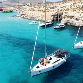 Private Day Charter auf Amazing Mowgli 1