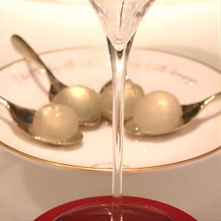 Private Royal Walk and Champagne Moet Chandon at Harrods 9