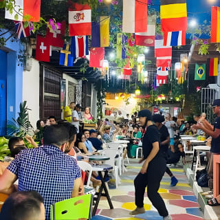Cartagena:Sunset boat party Caribbean restaurant and Gethsemane tour 9