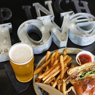 Pinch Kitchen: Burger & Beer 1